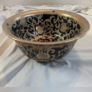 Dark green and gold porcelain Tapestry bowl made in China